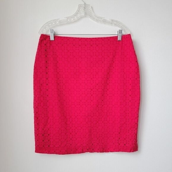 New YORK & COMPANY Eyelet Pencil Skirt Strawberry Pink Size 12 - Picture 1 of 13